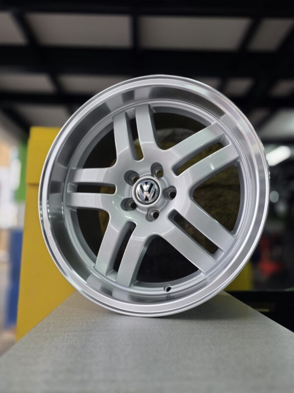 17" LONG BEACH EXTENDED - 5X100
8,5J ET30