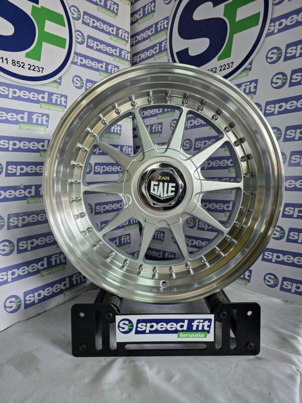 17" GALE DESIGN- PCD 5X112/120
8,5J ET25